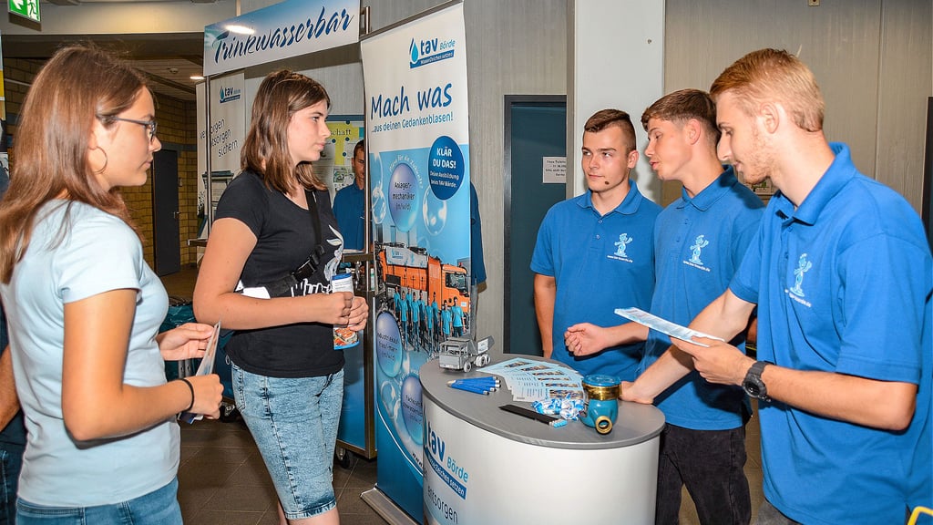 Auch der Trink- und Abwasserverband Börde – hier bei einer Messe in Oschersleben – ist bei den Veranstaltungen wieder mit dabei.