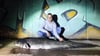 Dennes Kuhlemann mit dem Wels, den er in Magdeburg gefangen hatte: Der Fisch war 2,54 Meter lang und rund 100 Kilogramm schwer.