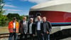 Prominenz aus nah und fern: Beim Roll-Out am 17. Mai waren Marco Schumann, Mario Lieb, Hartmut Leisegang, Ronald Krahl und Norbert Leisegang  (v.l.n.r.) noch zuversichtlich, dass die Sonderfahren im September beginnen können.