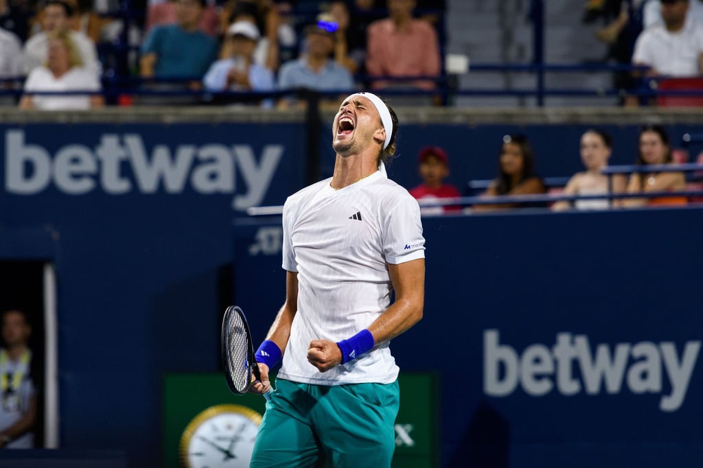 Zverev meldete sich mit einem Sieg auf der ATP-Tour zurück.
