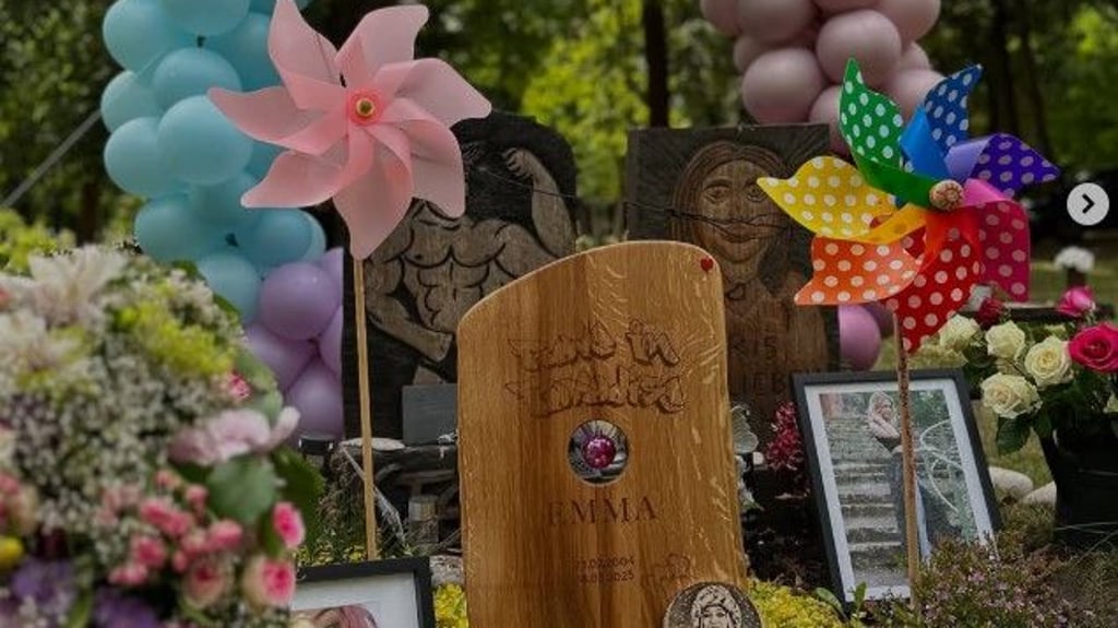 Im Mai wurde die 21-jährige Magdeburgerin Emma in einem Wald bei Dresden ermordet. Jetzt fand sie ihre letzte Ruhe.
