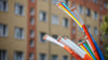 Die Bundesnetzagentur sieht kein wettbewerbswidriges Verhalten der Deutschen Telekom beim Glasfaserausbau. (Archivbild)