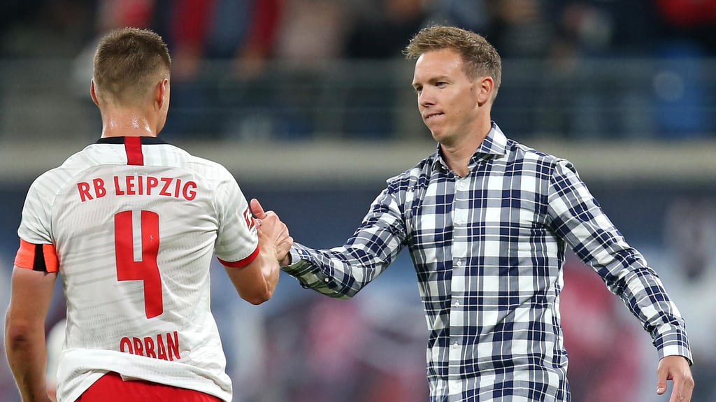 Der damalige RB-Trainer Julian Nagelsmann 2019 mit seinem Kapitän Willi Orban.