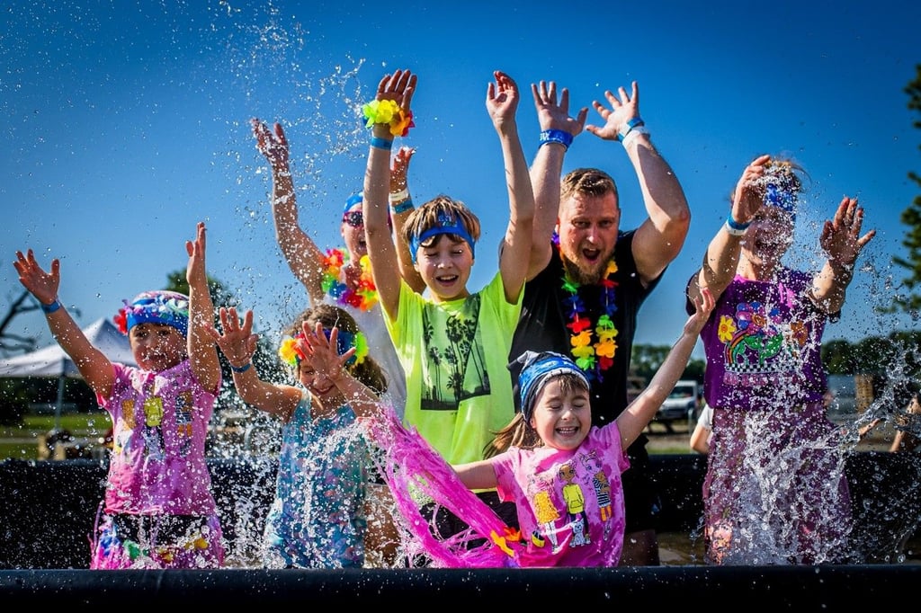 Abkühlung garantiert! Beim XLETIX Kids Event gehört Wasserspaß einfach dazu.
