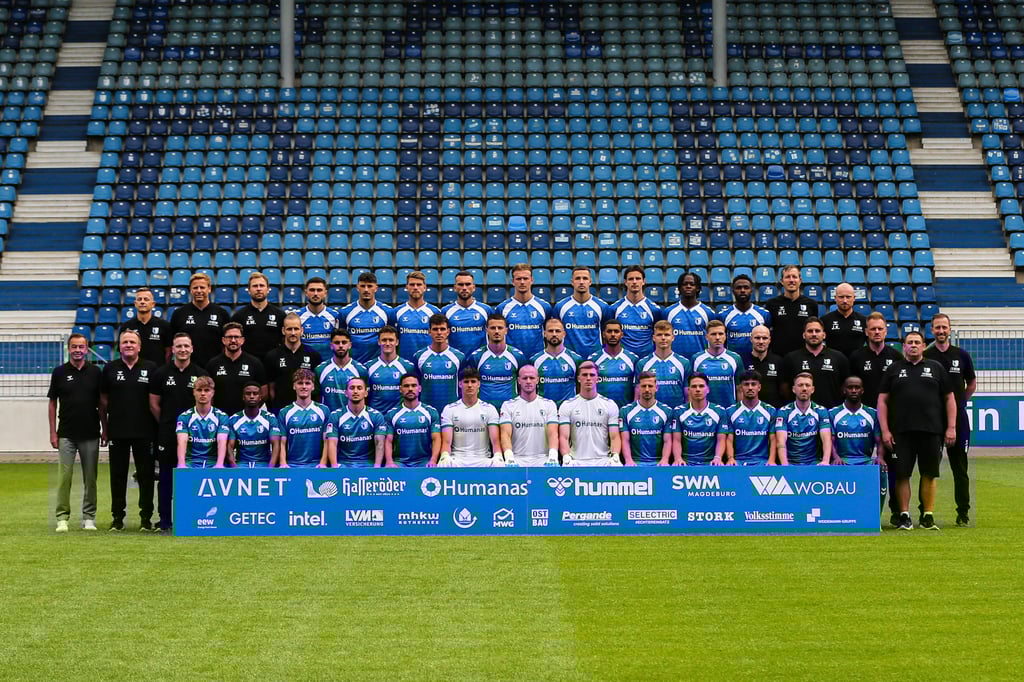 Das Gesicht des 1. FC Magdeburg wird sich zur Saison 2025/26 verändern. Ende Juli stellte sich das Team bereits zum ersten Mannschaftsfoto auf.