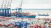 In Bremerhaven ist auch APM Terminals, ein Unternehmen von Maersk, vertreten. (Archivbild)