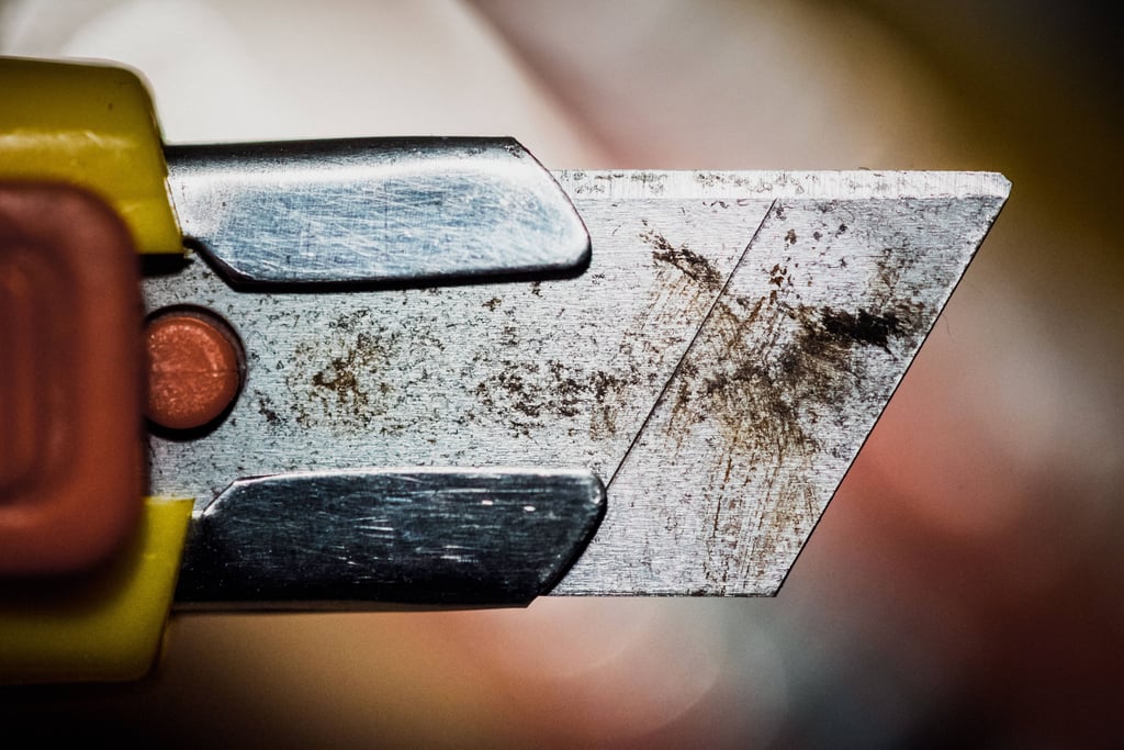 Ein Mann hat in Magdeburg im Streit ein Cuttermesser gezückt.