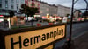 Aus Sicht der Grünen wäre ein Jugendzentrum am Hermannplatz eine Überlegung wert. (Archivbild)