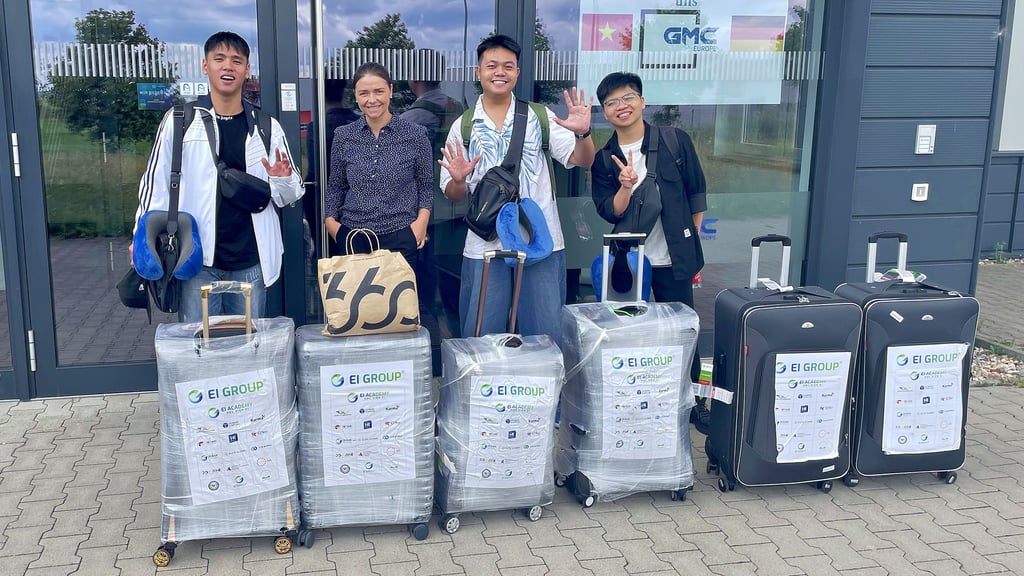 Geschäftsführerin Margarita Österberg begrüßte am Dienstag die ersten drei Lehrlinge aus Vietnam im Unternehmen.
