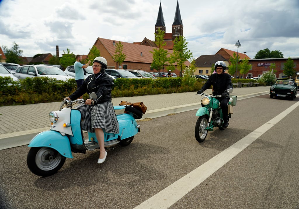 Am Jerichower Kloster treffen sich am Sonnabend Oldtimerfreunde.