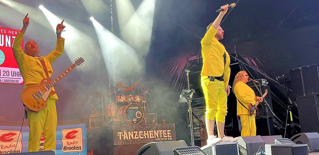 Tänzchentee bringt mit Klassikern und Partysound die Festwiese in Zörbig zum Beben.