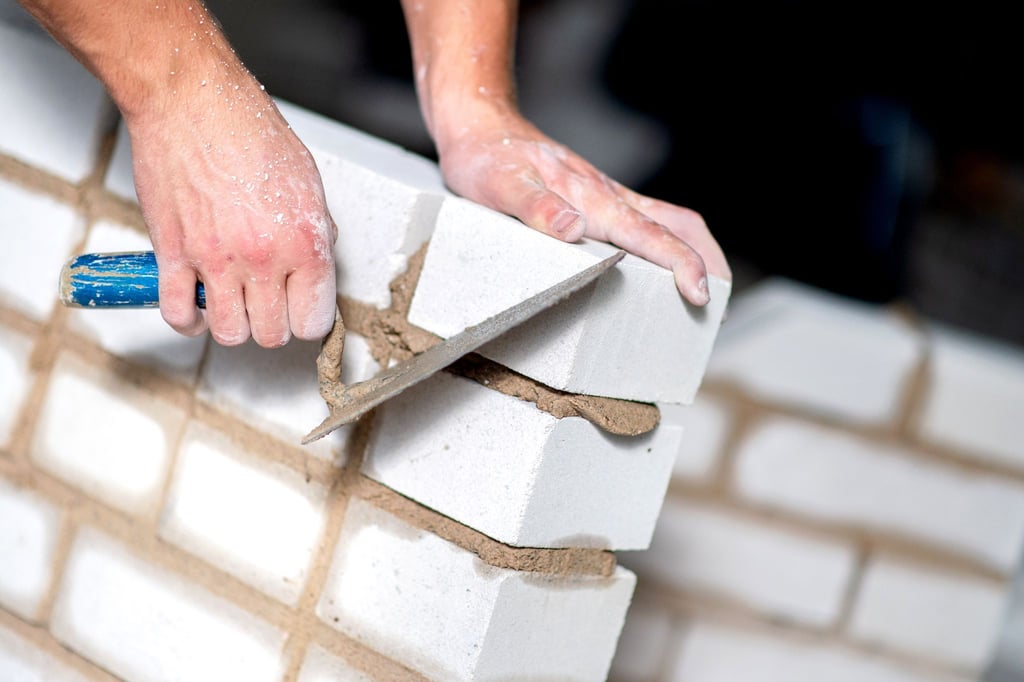 Viele Lehrstellen im niedersächsischen Handwerk sind zum Start des neuen Ausbildungsjahres unbesetzt. (Symbolbild)