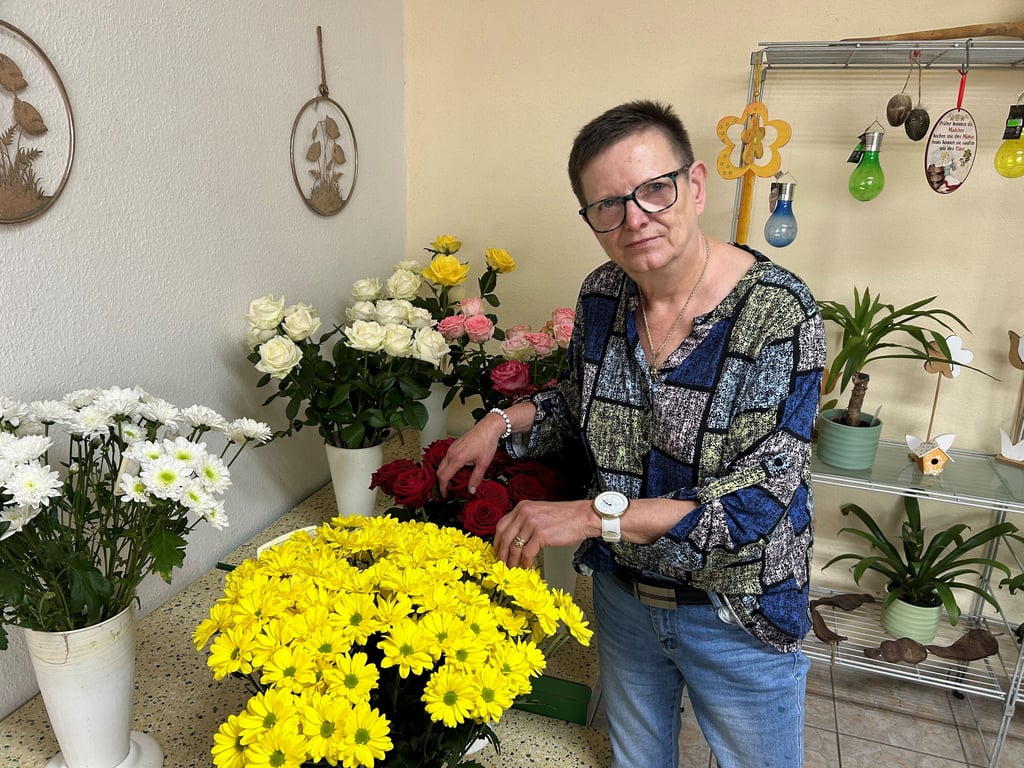 Cordula Weißenborn schließt nach 30 Jahren ihren Blumenladen in Magdeburg.