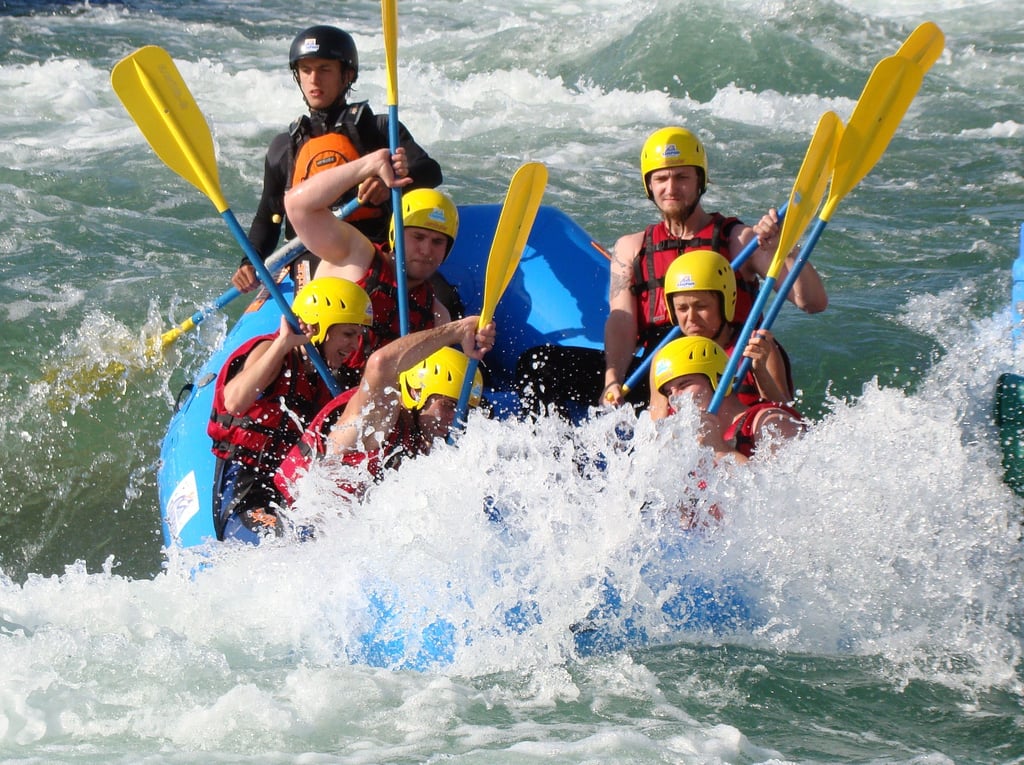 Wer traut sich? Im Kanupark Markkleeberg werden Kinder beim Rafting gefordert.