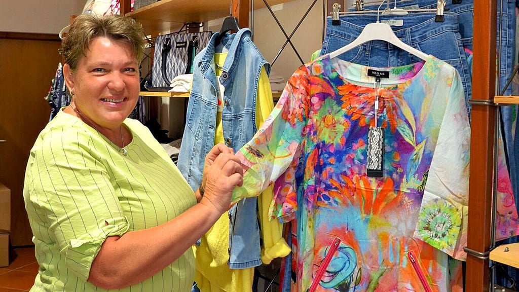 Kathleen Rusche ist neue Inhaberin des Modegeschäfts „Colors Point“ auf der Alten Brücke in Zerbst.