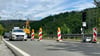 Ampeln regeln den Verkehr auf der halbseitig gesperrten Lanfdesstraße 100 zwischen Wernigerode und Drei Annen Hohne.