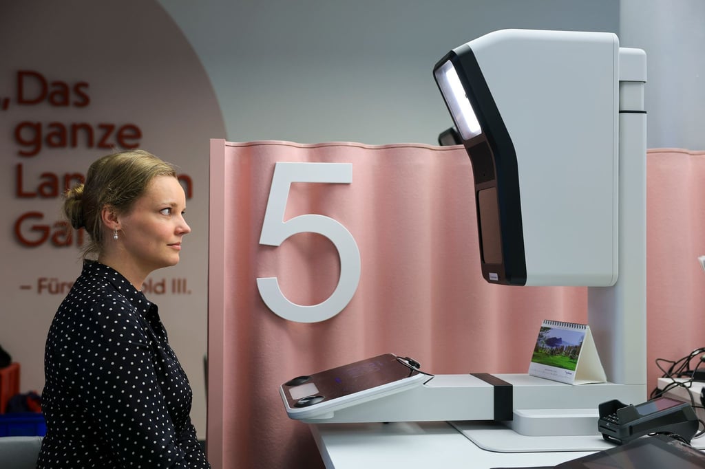 So sehen die neuen Foto-Terminals der Bundesdruckerei aus. (Archivbild)