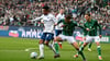 Die TSG 1899 Hoffenheim um Gift Orban (l) setzte sich in beiden Testspielen gegen Werder Bremen um Niklas Stark durch.