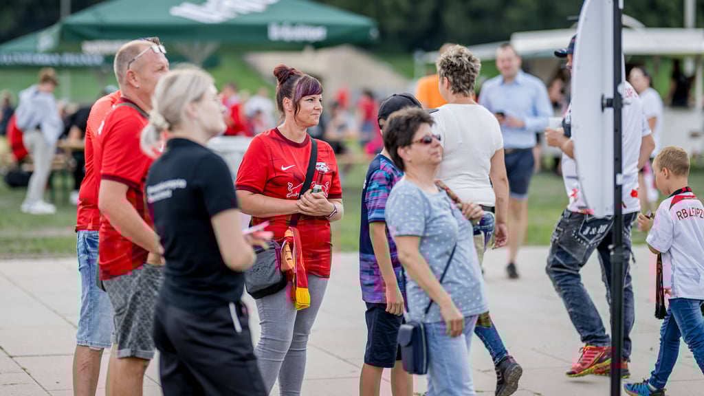 Fans von RB Leipzig bei der Saisoneröffnung (Archiv).
