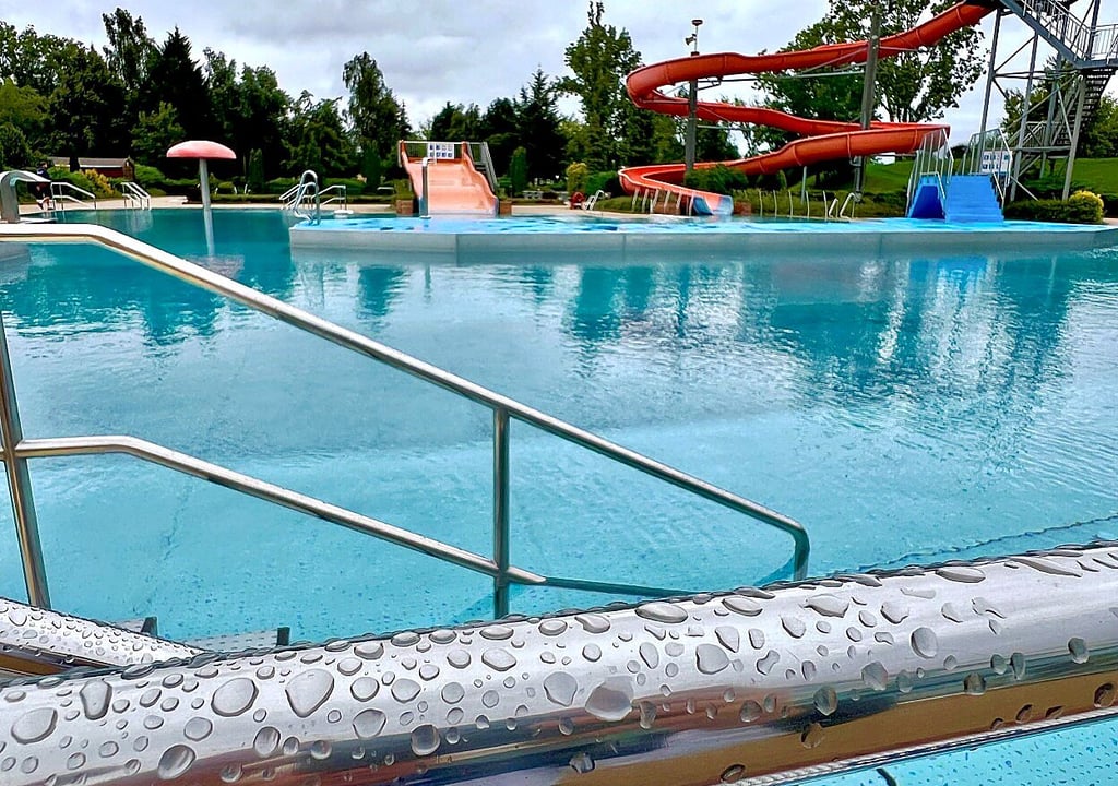 Das Neptunfest in Bernburgs Erlebnisbad "Saaleperle" wird wegen des vorhergesagten Regenwetters verschoben.