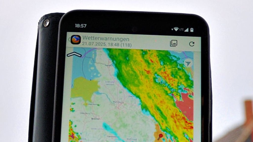 Wettervorhersage vor einem massiven Regengebiet über dem Jerichower Land.