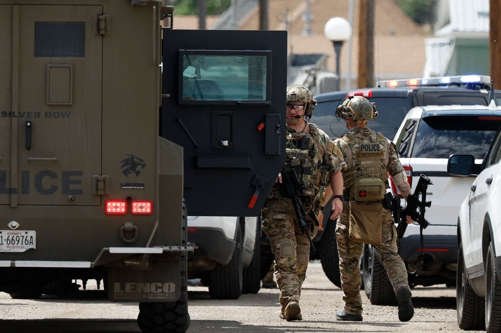 Einsatzkräfte nach den Schüssen in Anaconda im US-Bundesstaat Montana.