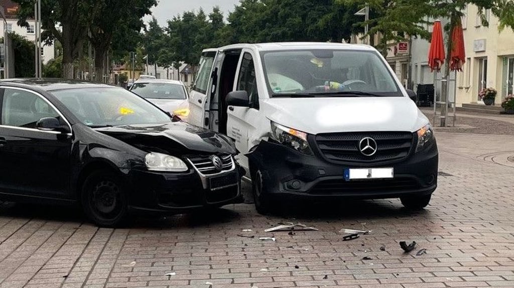 In Barleben kam es am Freitagmorgen zu einem Verkehrsunfall an einer Kreuzung.