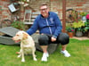 Jens Trautmann freut sich im August auch auf die morgendlichen Gassi-Runden mit Labrador-Dame Frieda. 