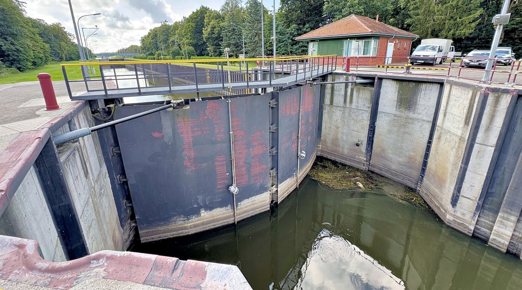 Seit mehr als drei Wochen ist die Schleuse Havelberg (hier die Havelseite) außer Betrieb und daher geschlossen.