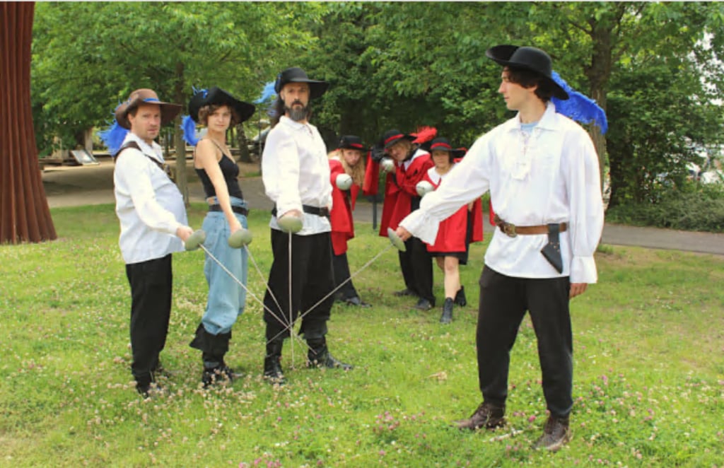 "Die drei Musketiere" nach Alexandre Dumas wird im Magdeburger Möllenvogteigarten gezeigt.