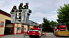 Beim Dienstabend standen  die alte und die neue Drehleiter der Feuerwehr Havelberg noch nebeneinander. Die Kameraden machen sich mit der Technik vertraut, Mitte dieser Woche geht das Fahrzeug  offiziell in Betrieb. 