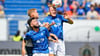 Wechselgerüchten zum Trotz erzielt Darmstadts Isac Lidberg (r) gegen Bochum drei Treffer.