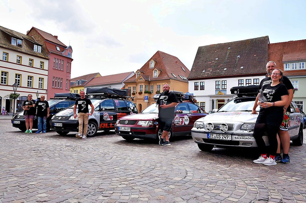 Vom Köthener Marktplatz aus ging es am Freitag los – zum Startpunkt in Polen.