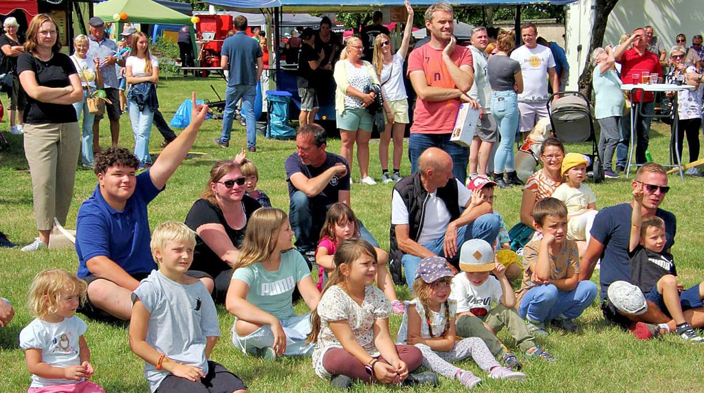 Die Tiershow begeisterte Kinder wie Erwachsene.