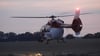 Ein Mann ist bei einem Lagerfeuer schwer verletzt worden und mit einem Rettungshubschrauber in ein Krankenhaus gekommen (Archivbild).