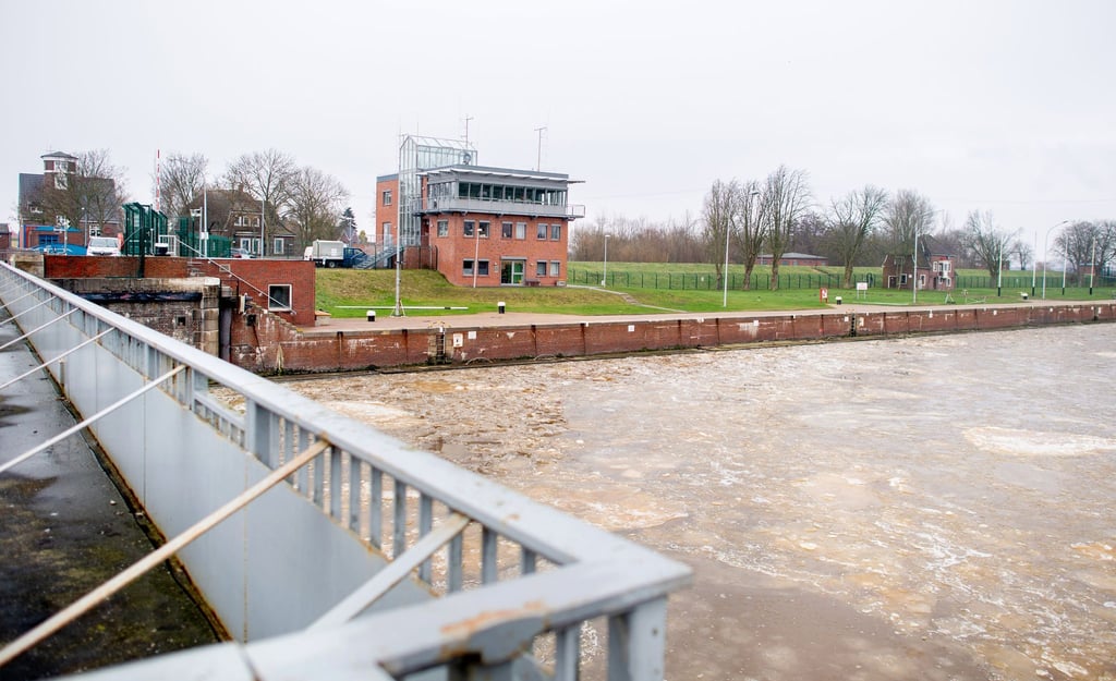 Die Große Seeschleuse ist zwar beschädigt, aber weiter in Betrieb. (Symbolbild)