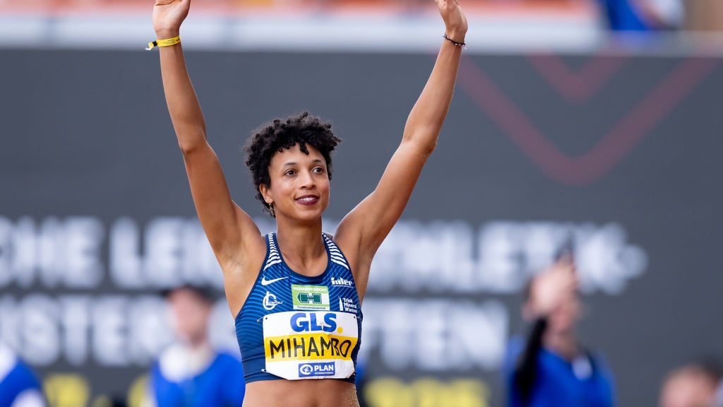 Malaika Mihambo durfte nach kurzer Zitterpartie zu Beginn des Wettkampfs jubeln.