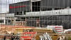 Noch ist der Sparkassen-Eisdom eine Großbaustelle. In drei Monaten soll alles fertig sein - ein sportlicher Zeitplan.