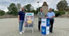 Im Hintergrund, links neben dem Turm, soll die Leinwand stehen.  René Zok (Mitte), Lukas Wagner (links) und Frank Sieweck freuen sich drauf.