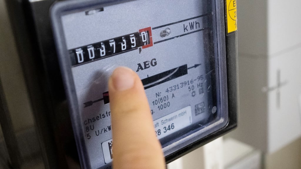 Berlins Regierender Bürgermeister Kai Wegner (CDU) sieht beim Thema Stromsteuer noch Handlungsbedarf. (Symbolbild)