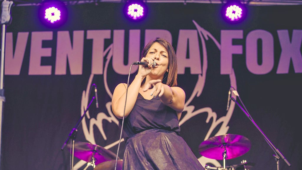 Antje Reich, Frontfrau der Band Ventura Fox, ist mit ihrer kraftvollen Stimme in jedem Genre zuhause. Gäste der Lübser Jubiläumsparty können sich auf einen besonderen Partyabend freuen.