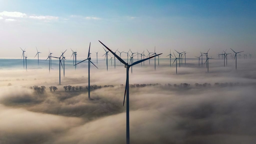 Brandenburgs Ministerpräsident Dietmar Woidke (SPD) dringt auf geringere Stromkosten (Archivbild).