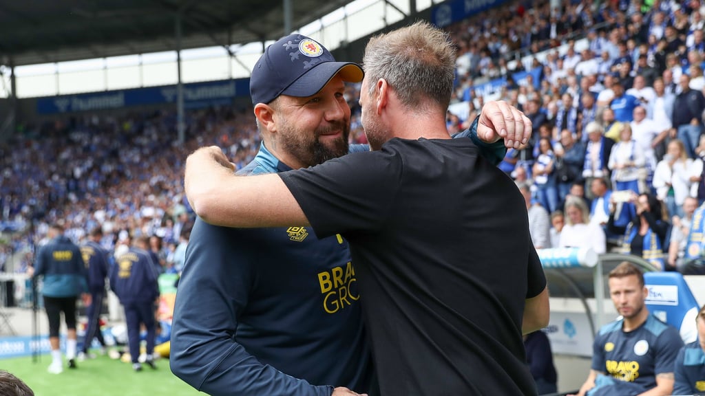 Heiner Backhaus und Markus Fiedler kennen sich bereits aus der 3. Liga und schätzen sich. Der Trainer von Eintracht Braunschweig outet sich nach dem Sieg seiner Mannschaft in Magdeburg als FCM-Fan.