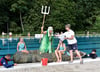 Der Neptun (Carsten Tüllner) taufte sieben "Menschlein" und vergrößerte sein Unterwasserreich. Monika Gille von der Klötzer Wasserwacht fungierte als Übersetzerin, denn aus des Neptuns Mund kam nur: "Blubb, blubb, blublublubb."