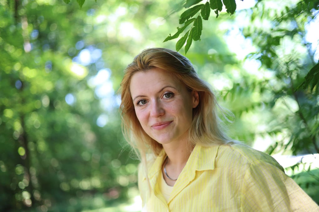 Laura Storz spielt die Hauptrolle in dem Film „Die Kinderschwindlerin“.