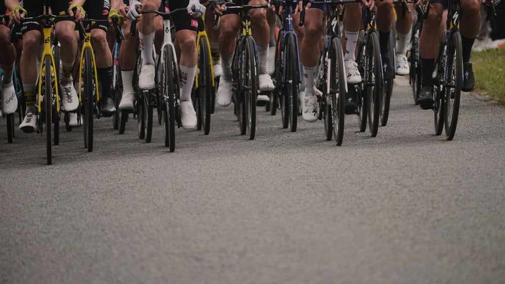 Bei einem Radrennen auf Guadeloupe sind zwei Sportler ausgeschlossen worden, die eine Abkürzung gefahren sind (Symbolbild).