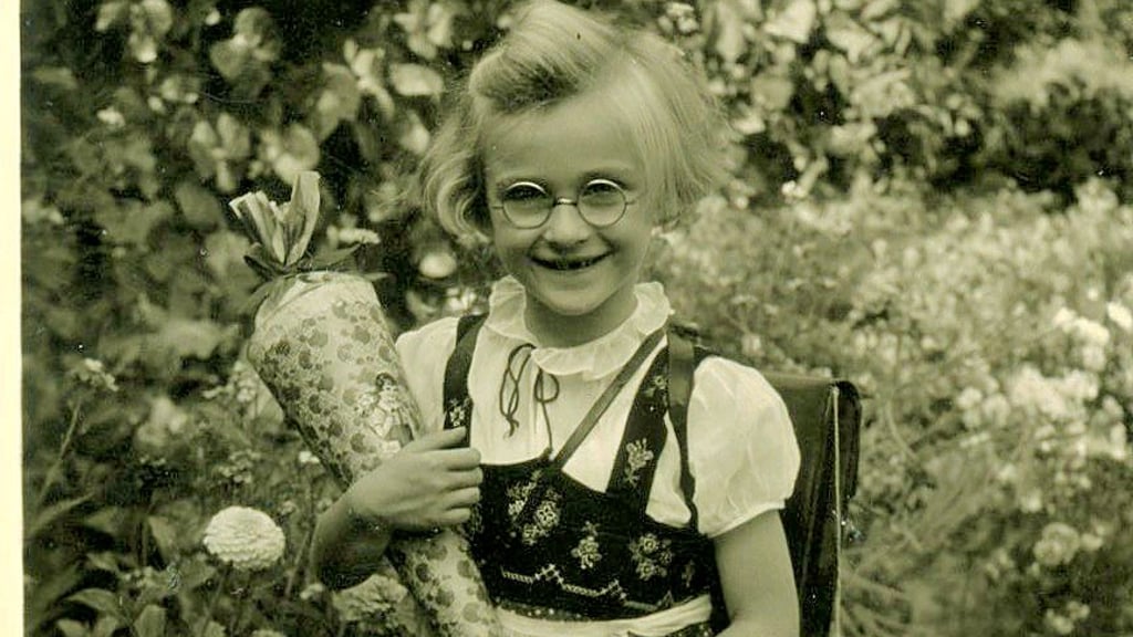 Nora Traute, Jahrgang 1936, wurde während des Zweiten Weltkriegs in die Barbyer Volksschule eingeschult. Schon damals gehörten Schultüten (oder auch Zuckertüten) zur Grundausstattung für die ABC-Schützen.