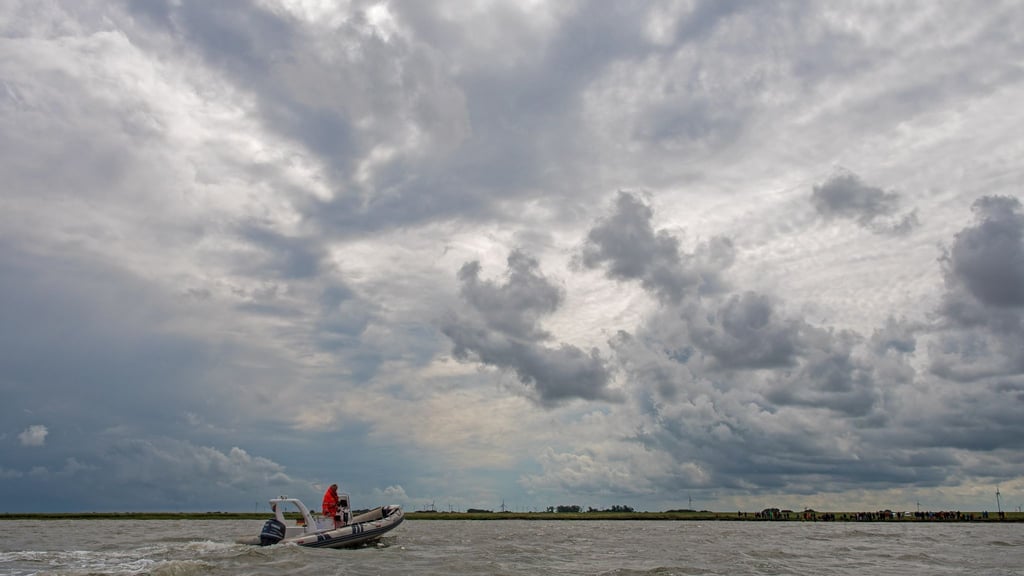 Das Wetter zeigt sich von seiner unbeständigen Seite. (Symbolbild)