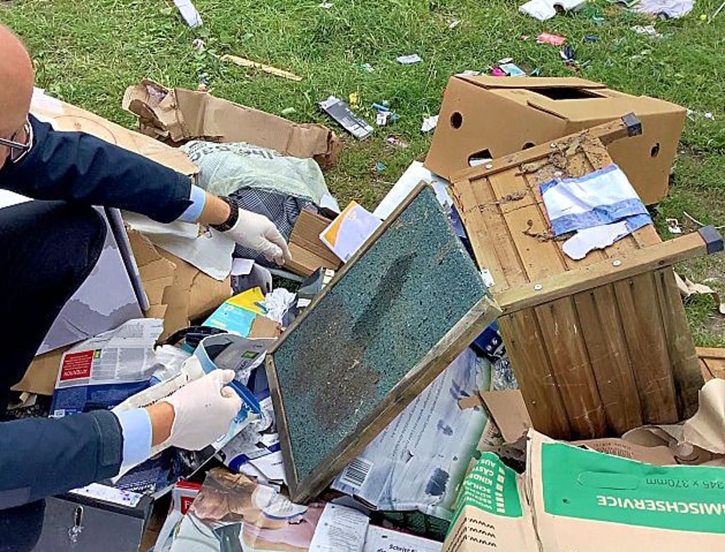 In der Stadt Salzwedel liegt wieder jede Menge Müll rum.