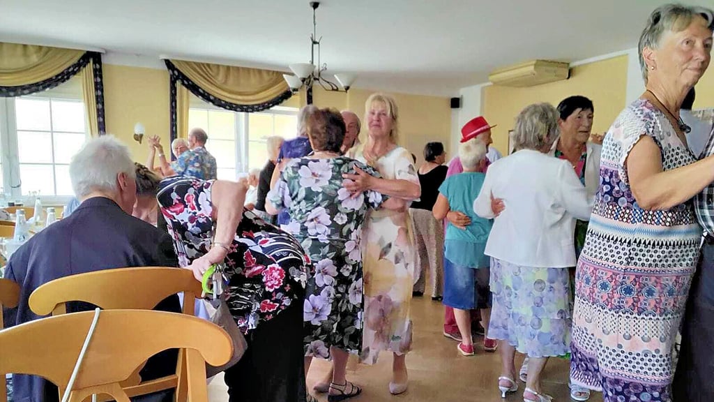 Vergangene Woche fand nach zwei Jahren der letzte Tanztee in der Bismarker Traditionsgaststätte „Weißer Schwan“ statt. Ab 27. August wird im Landhotel Mehrin weitergetanzt.